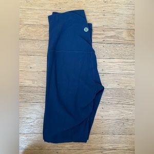 Lululemon, navy leggings!! (Like new condition)